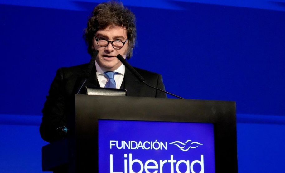“Soy el presidente que menos gana en América”, aseguró Javier Milei en la cena de la Fundación Libertad